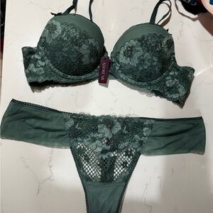 NWT Adore Me Green Lace Lingerie Bra and Panty Set 36B Large
